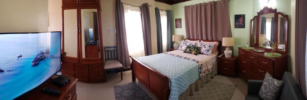 Irie Hideaway - Private Studio In Gated Community --Caribbean Estates, Portmore 아파트 외부 사진